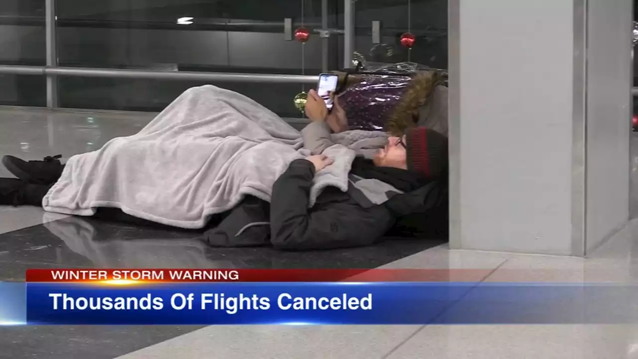 Hundreds of flight cancellations at O'Hare, Midway airports again Friday with brutal cold