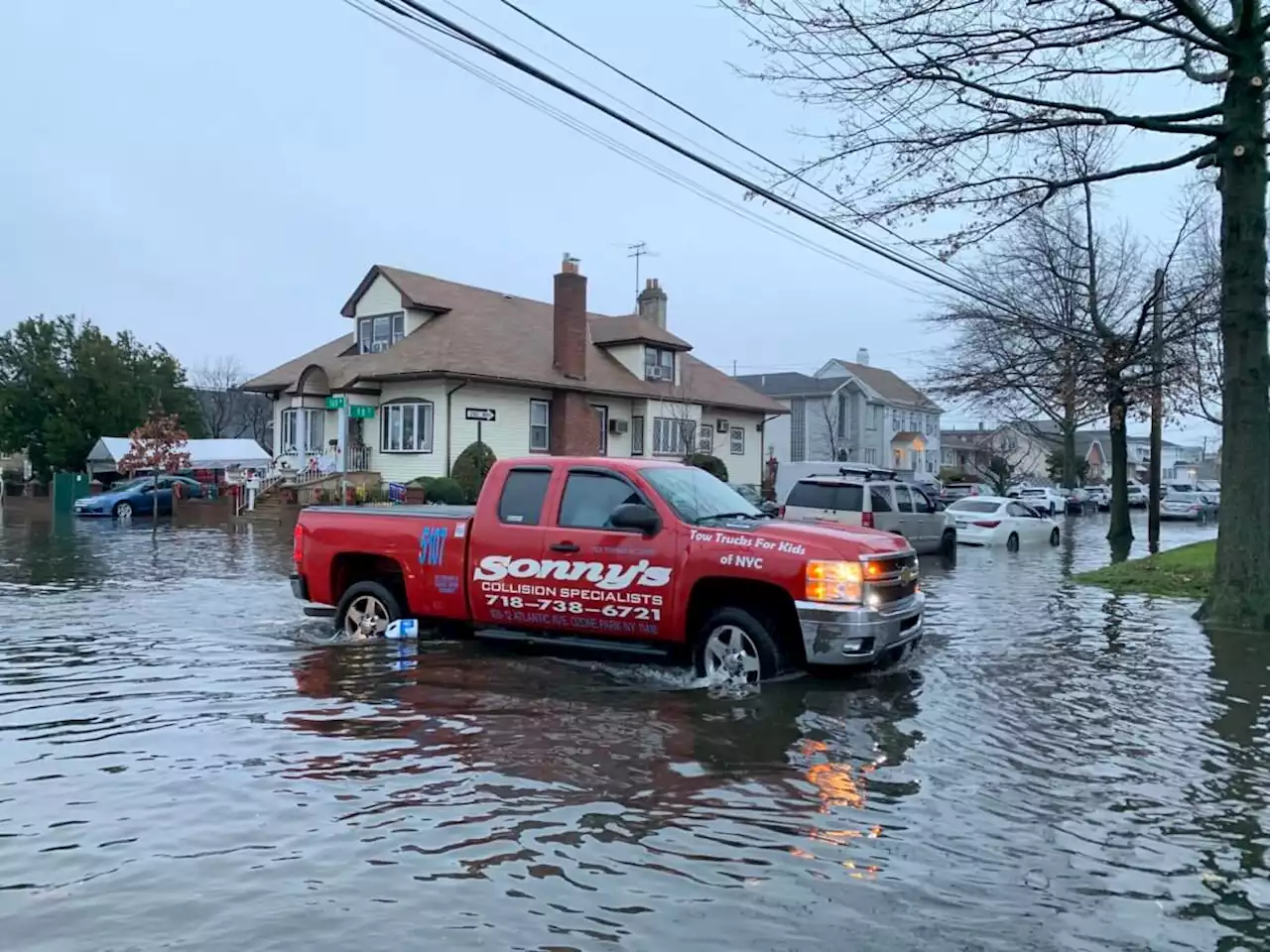 ‘Stay home if you can’: Southern Queens residents told to move to higher ground amid tidal flooding – QNS.com