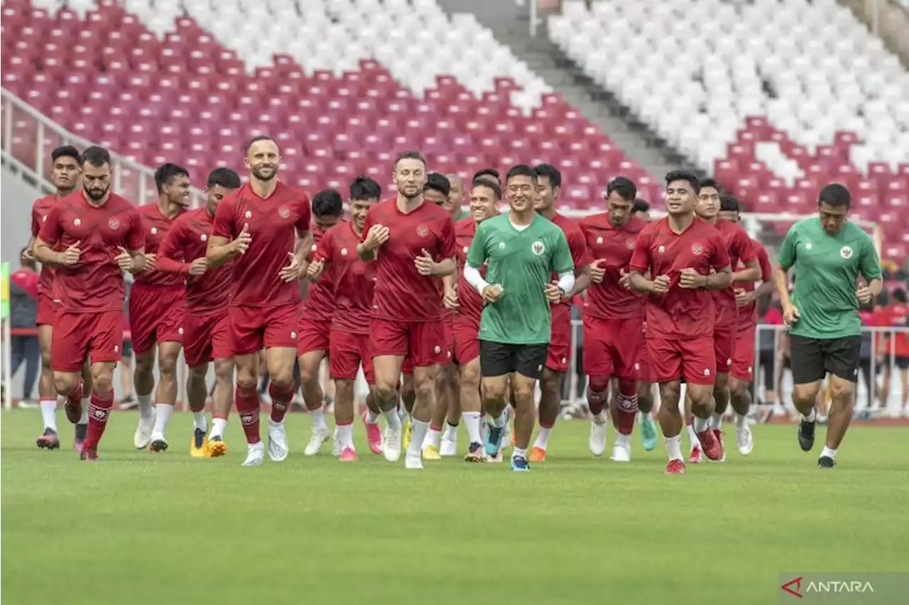 Shin duetkan bek tengah Jordi Amat-Fachruddin kontra Kamboja