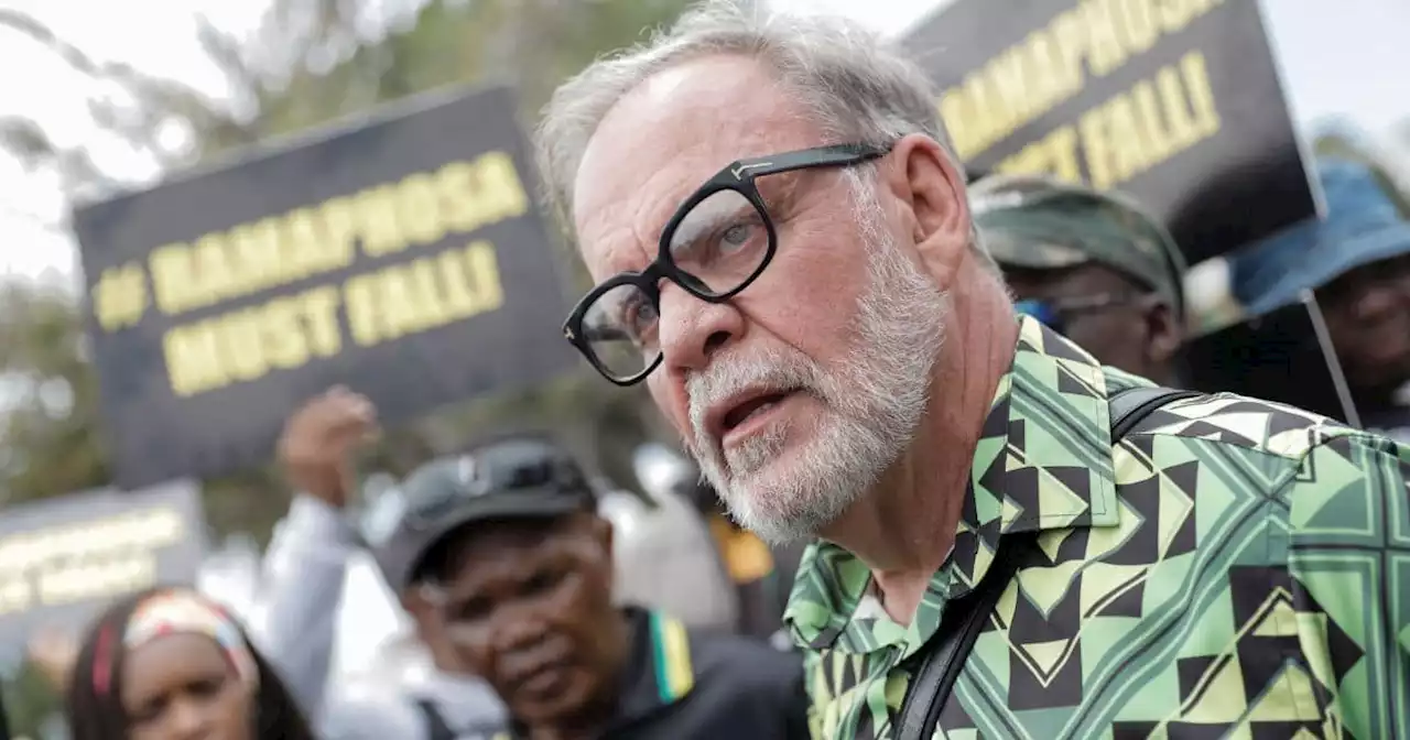 Mzansi reacts as Carl Niehaus 'resigns' from ANC after being expelled