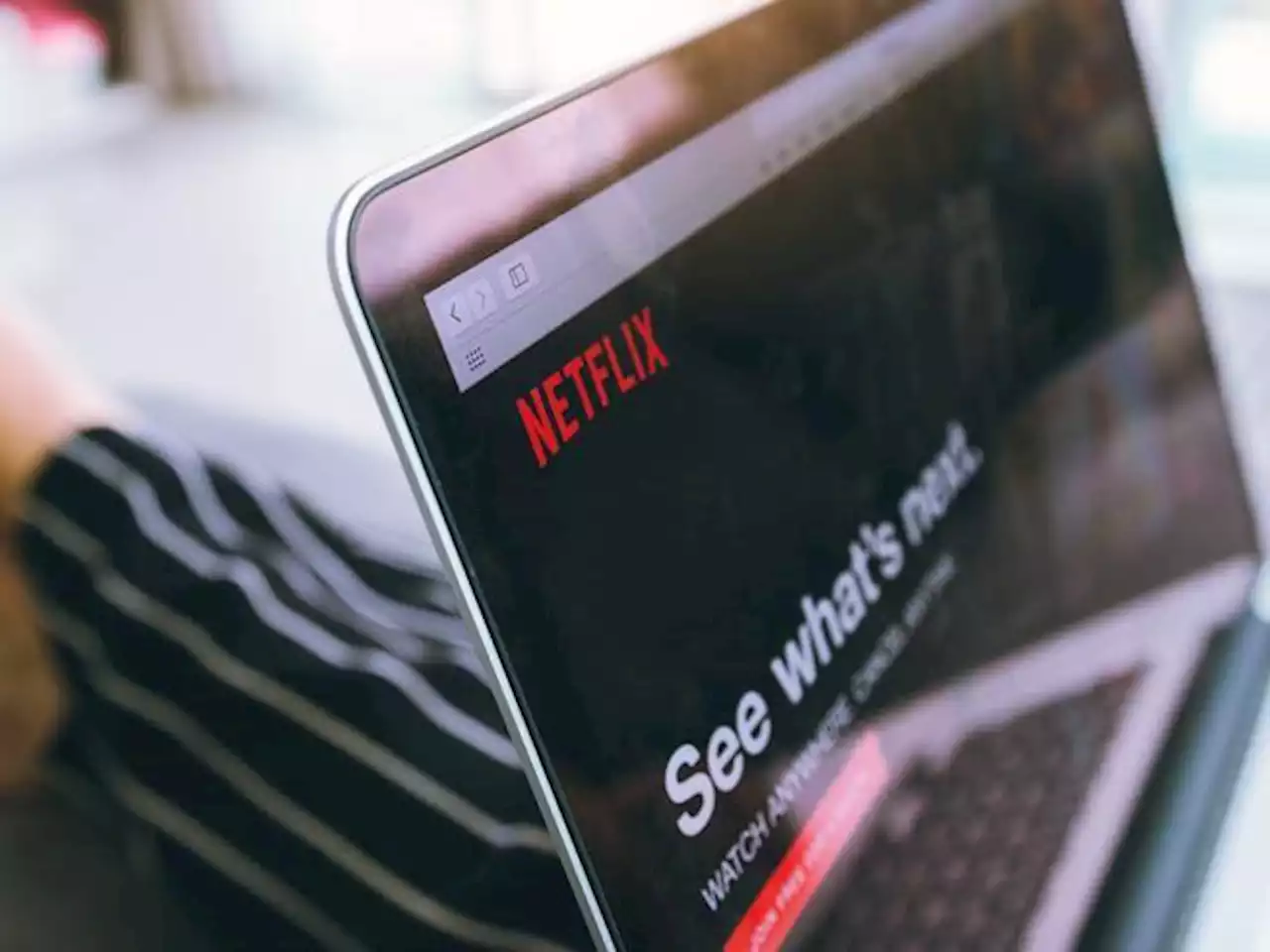 Netflix verso lo stop al 2023 per gli account condivisi: a rischio 100 milioni di profili