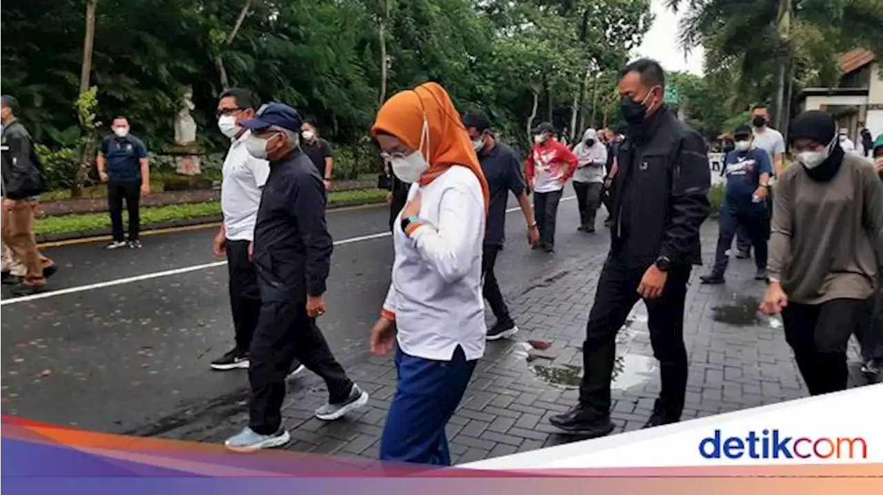 Momen Ma'ruf Amin Jalan Pagi hingga Menikmati Pantai di Nusa Dua Bali