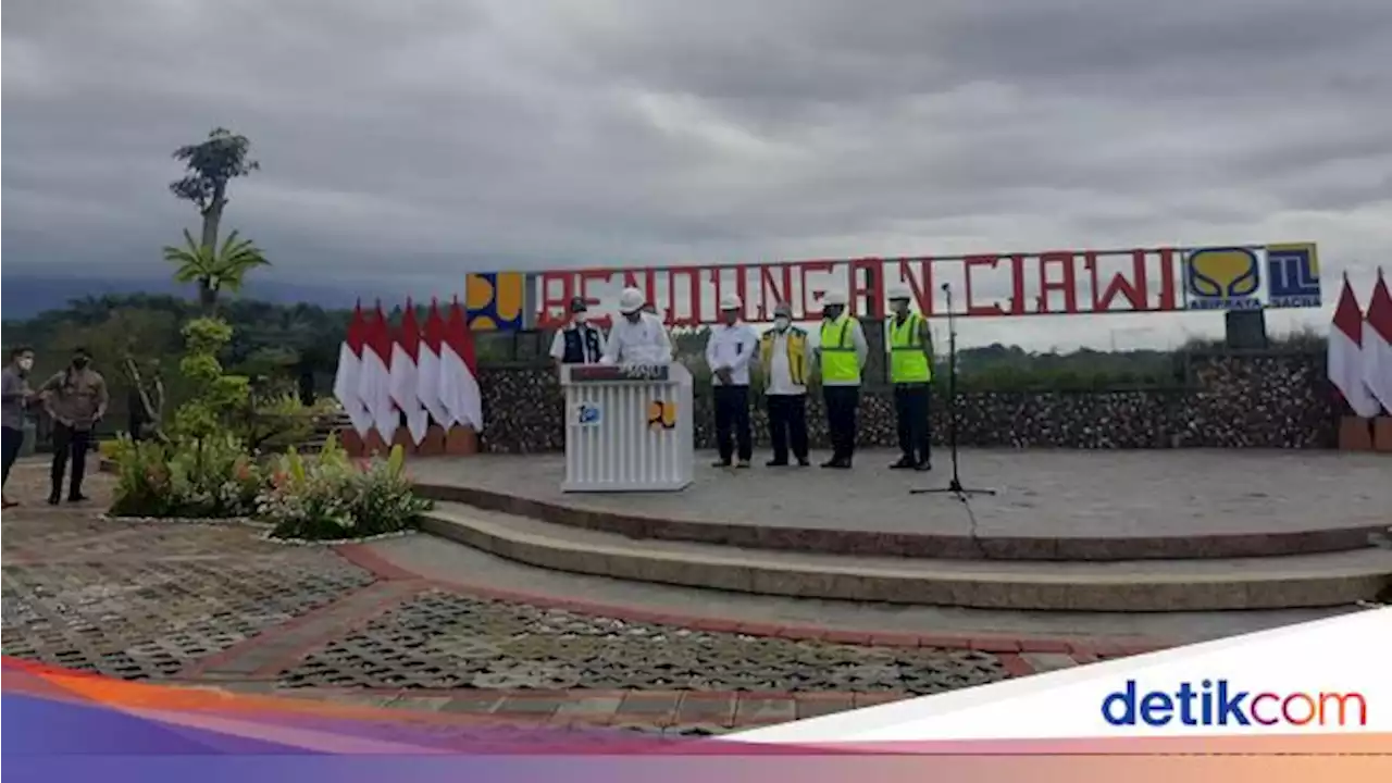 Jokowi Ungkap 3 Masalah Besar yang Nggak Kelar-kelar di Jakarta