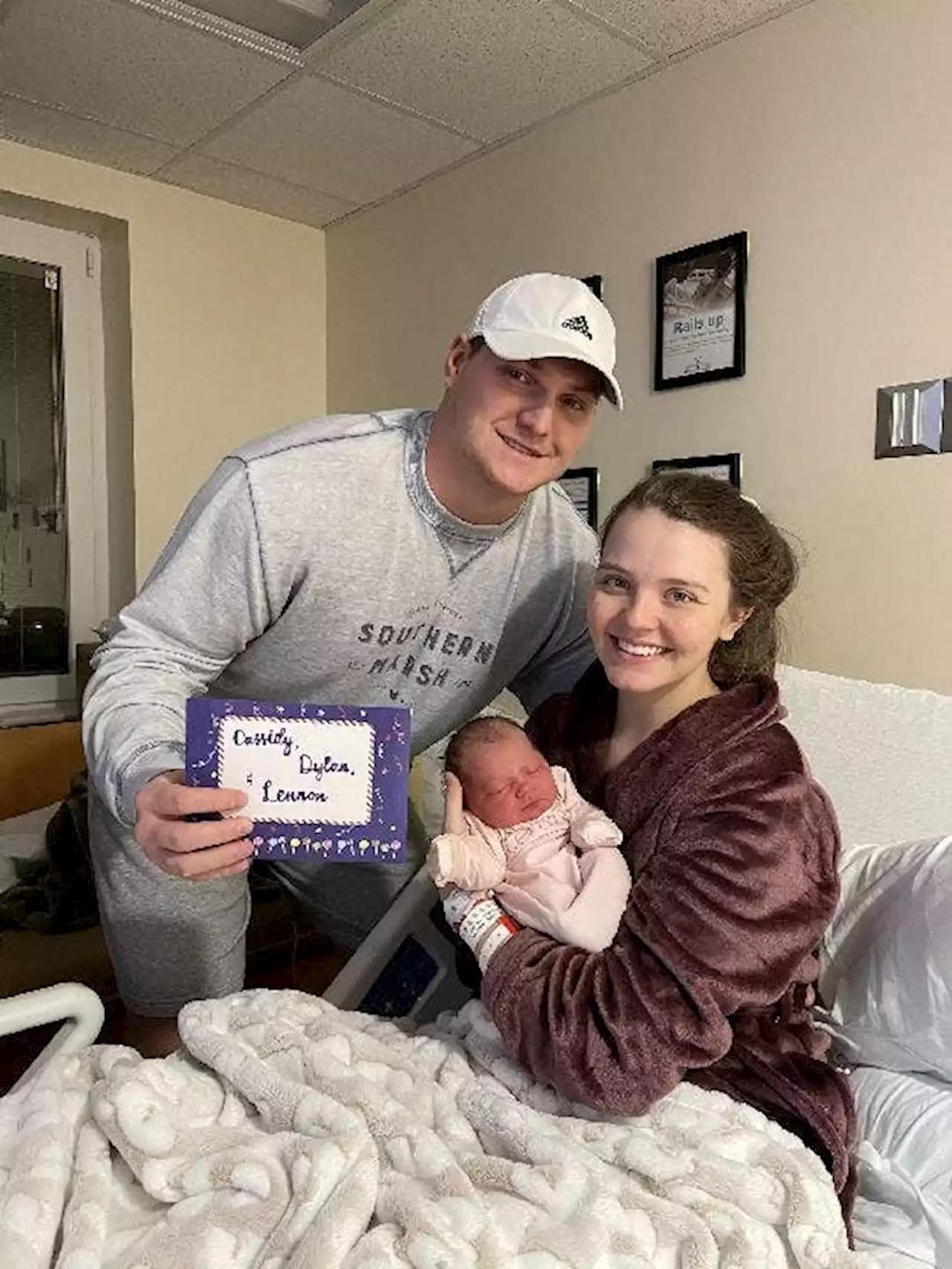 Alabama baby born on same day as mom and dad: '1 in 133,000' chance