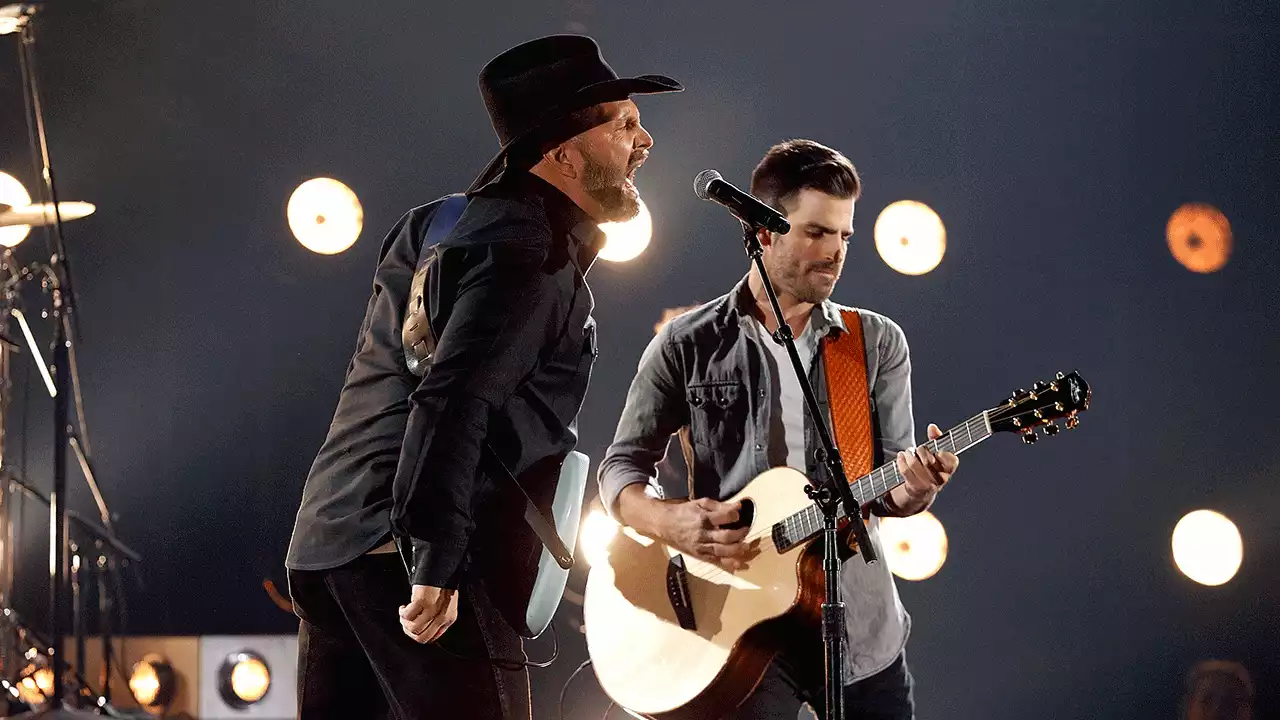 Garth Brooks gives heartfelt Grand Ole Opry introduction to Mitch Rossell for his debut at the venue