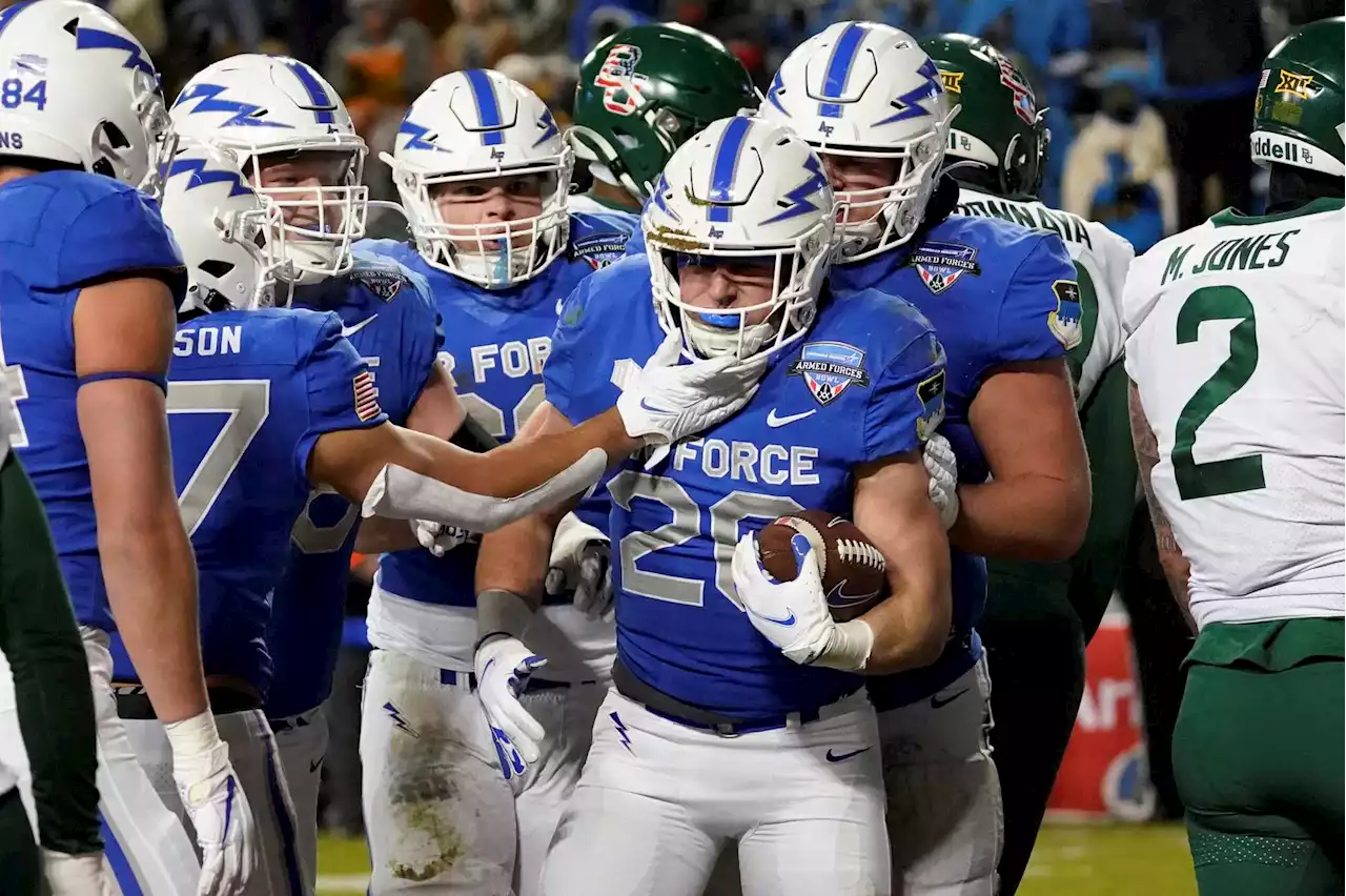 Air Force beats Baylor in chilly Armed Forces Bowl