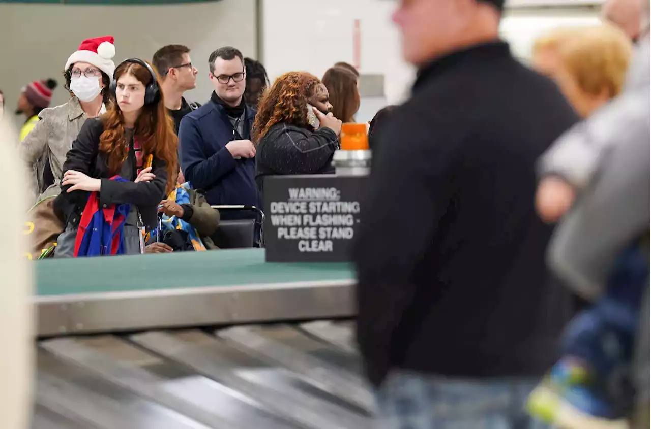 Houston airport delays: Flight cancellations continue at HOU, IAH Friday