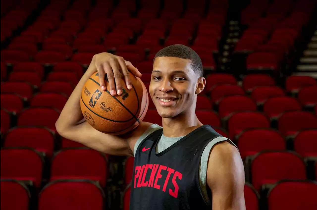 How Rockets' rookie Jabari Smith Jr. is growing up in the NBA with an assist from his father