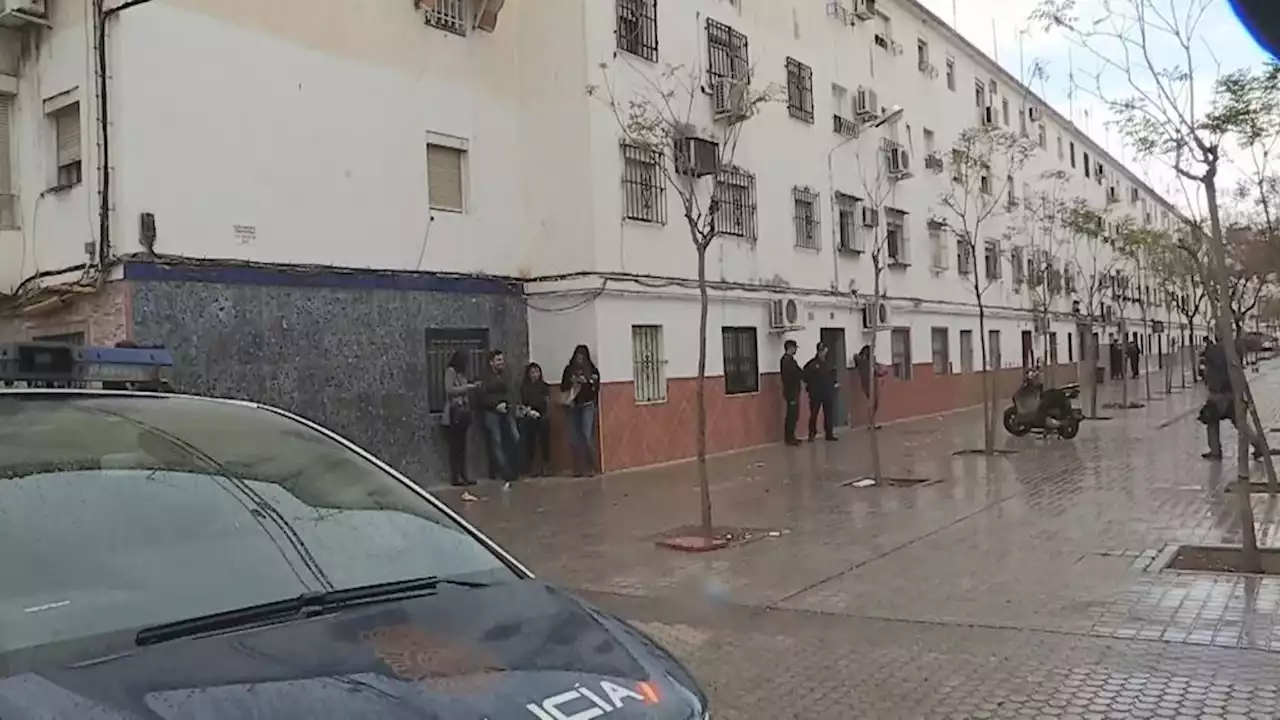 Detenido por malos tratos a su pareja en el barrio sevillano de Los Pajaritos en presencia de un bebé de 23 meses