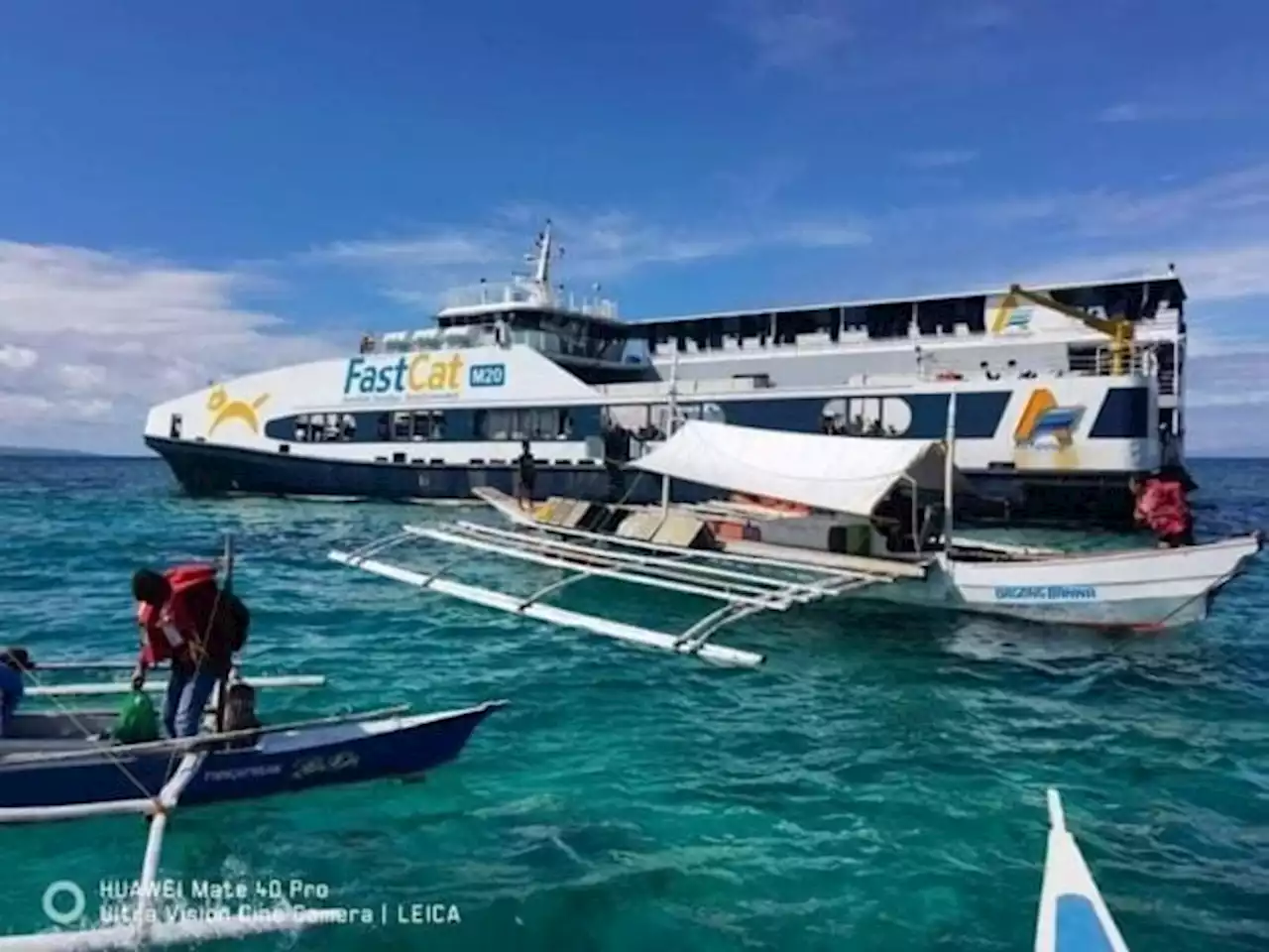 Vessel runs aground in Bohol coast