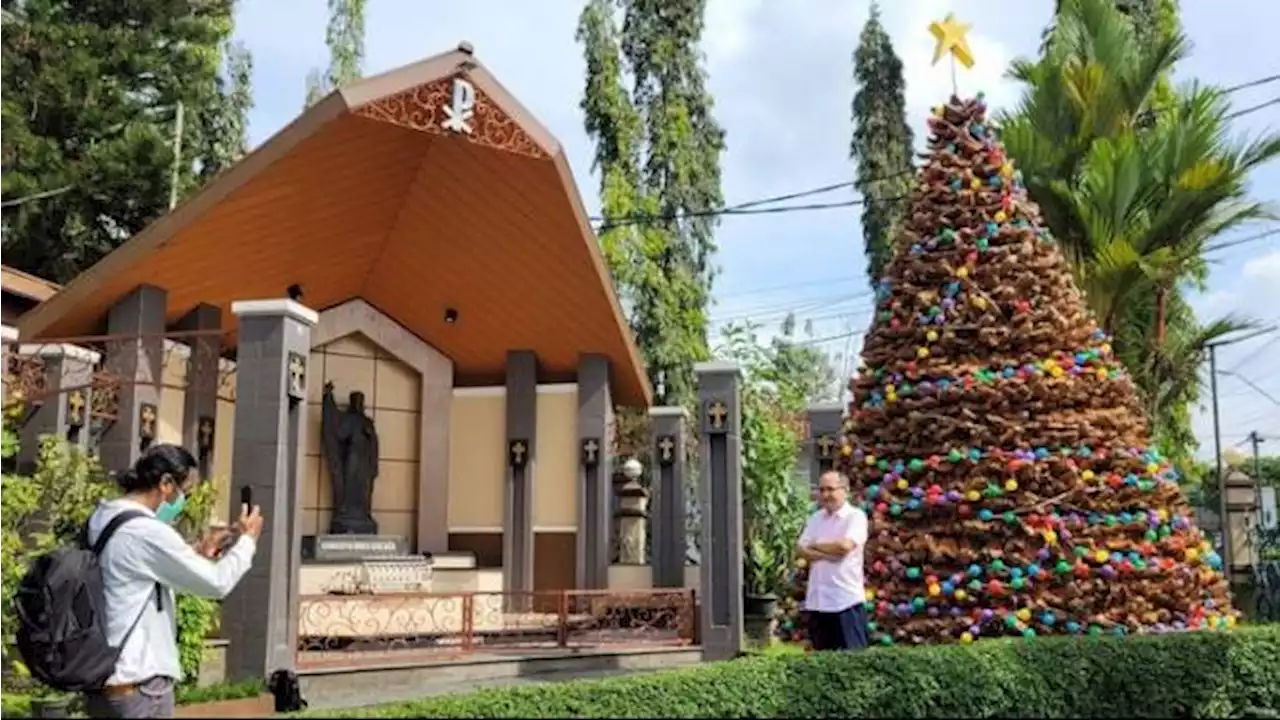 Bikin Pohon Natal dari Sabut Kelapa, Gereja Katedral Purwokerto Ungkap Makna Dibaliknya