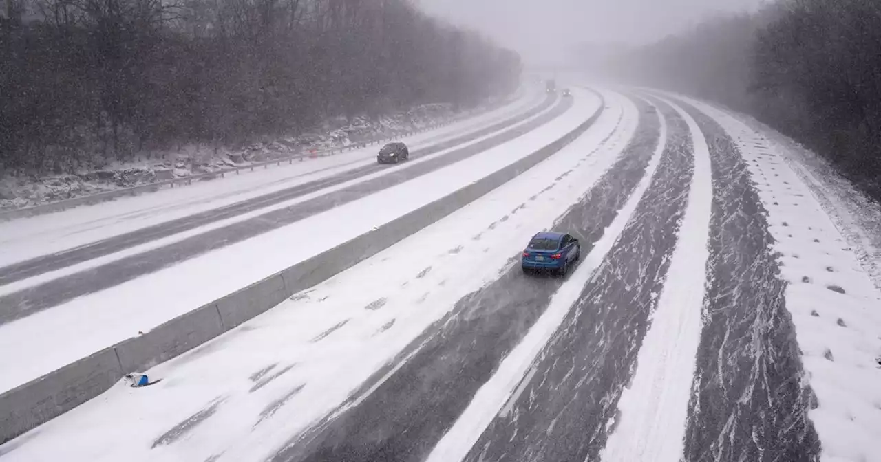 Miles de vuelos cancelados y automovilistas varados por tormenta de nieve en EE.UU. | Ciudadanos | La Voz del Interior