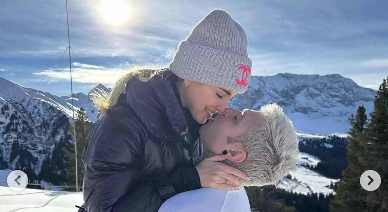 Chiara Ferragni e Fedez, Natale sulla neve: «Limoni ad alta quota»