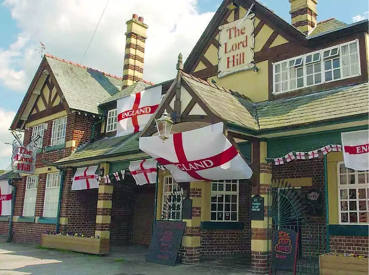 Scheme lodged to turn Market Drayton pub into Tesco Express, planners told