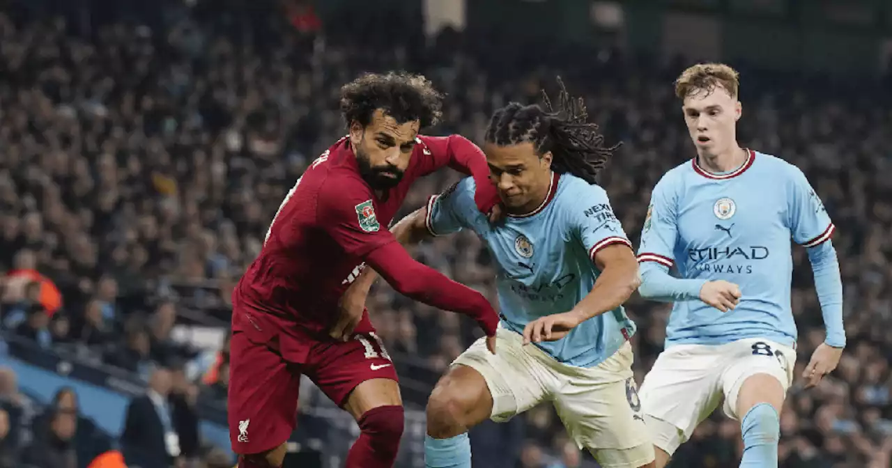 Aké eist ineens heldenrol op bij Man City: 'De afgelopen week was vreemd'