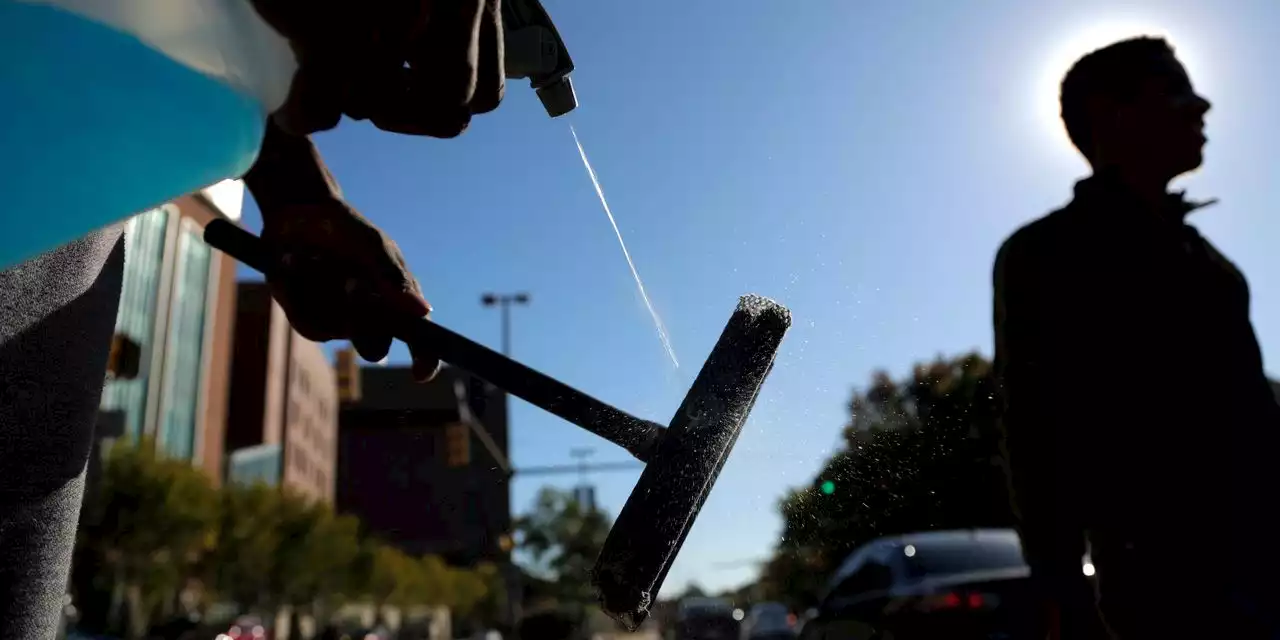 Baltimore Wants to Ban the Solicitors Who Offer to Squeegee Windshields