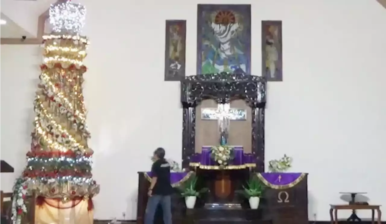 Gereja di Jombang Bikin Dekorasi Pohon Natal dari Bambu