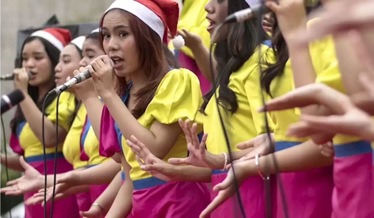 Lantunan Lagu Natal di Pedestrian Jakarta lewat Christmas Carol