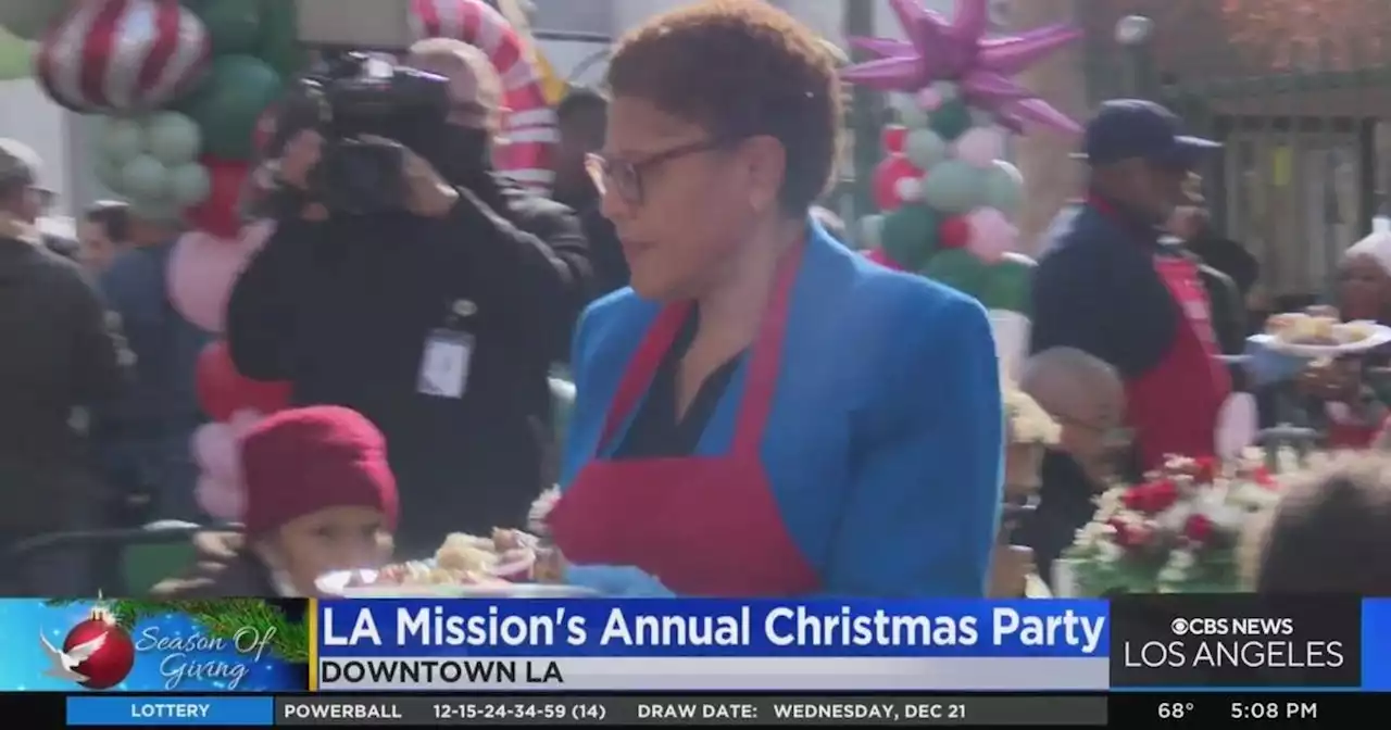 Mayor Bass in annual L.A. Mission Christmas event, hands out blankets and toys to those in need