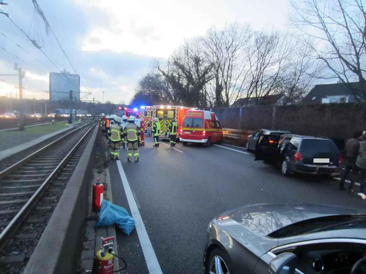 Schwerer Verkehrsunfall mit mehreren Verletzten auf der A40 --- (Cityreport24-Nachrichtenblog)