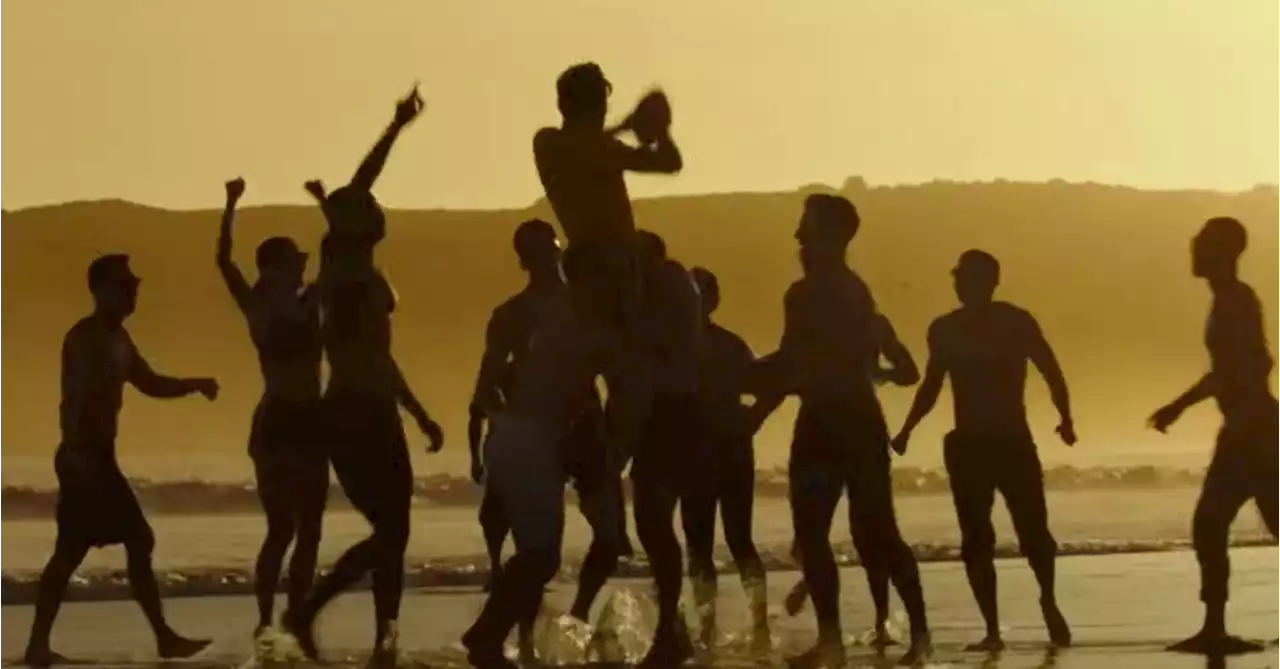 Top Gun: Maverick Releases Three-Hour Loop of the Beach Football Scene