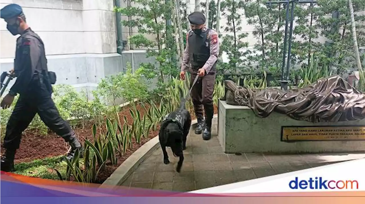 Jelang Misa Natal, Gegana-Anjing Pelacak Sterilisasi Gereja Katedral Jakarta