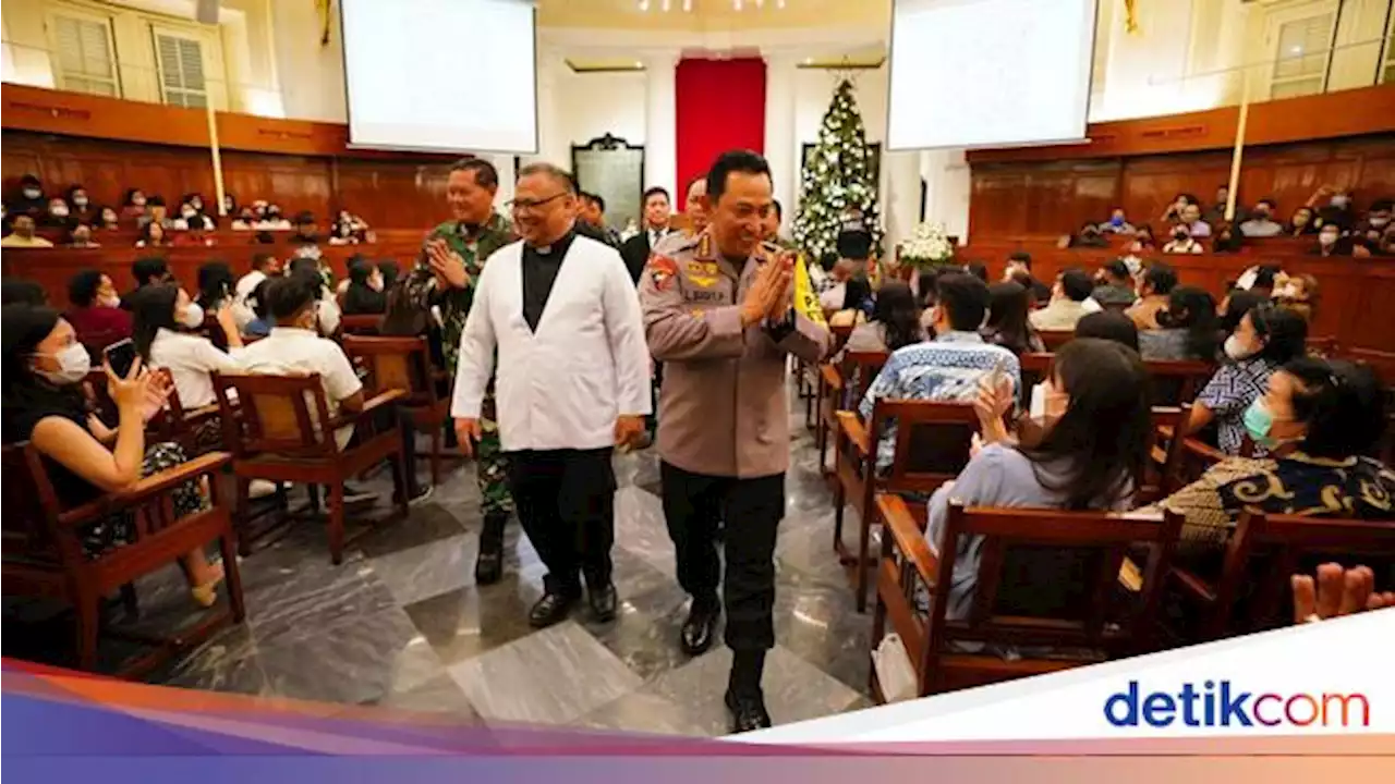 Tinjau Gereja, Kapolri Pastikan TNI-Polri Beri Rasa Aman di Nataru