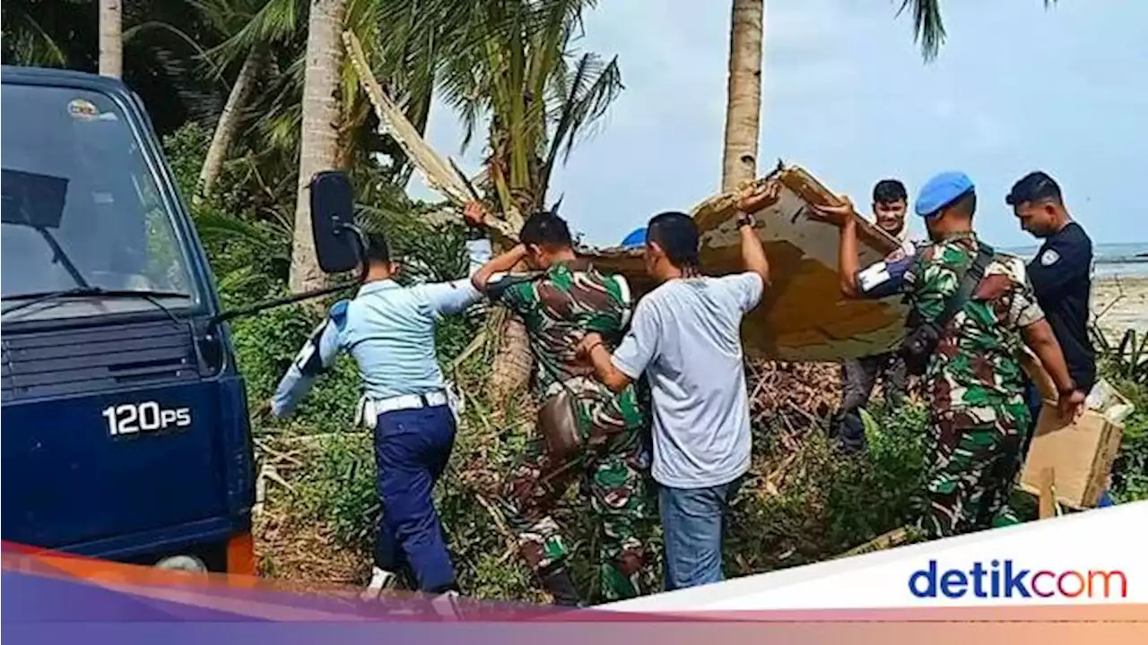 TNI AU Teliti Temuan Benda Mirip Puing Pesawat di Natuna