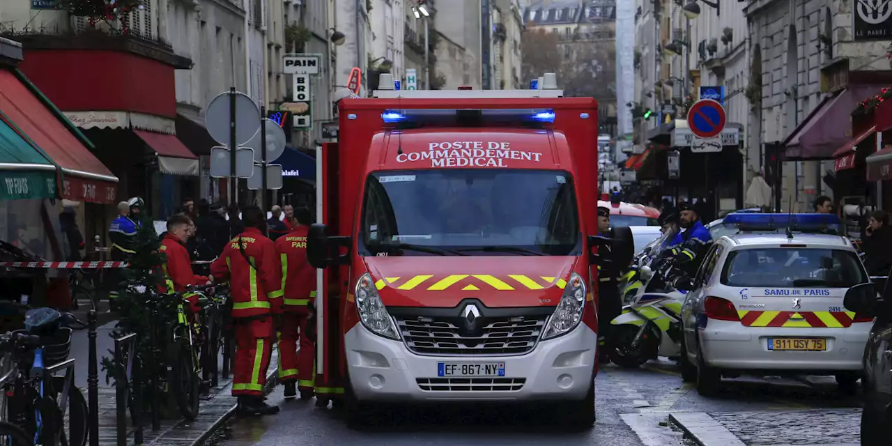 Fusillade à Paris : Macron dénonce une attaque «odieuse», la gauche cible l'extrême droite