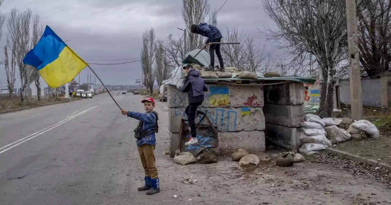 Guerra in Ucraina, bombe su Kherson: 8 morti. Il presidente bielorusso Lukashenko a Mosca