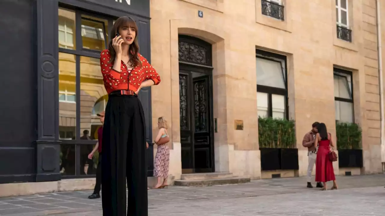 'Ça va trop loin' : cette scène de la saison 3 de Emily in Paris fait mourir de rire la Toile