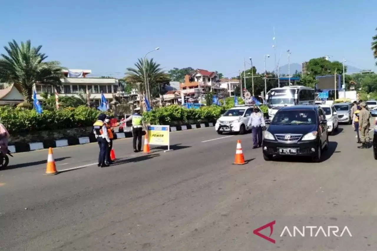 Polisi Tutup Jalur ke Puncak Bogor Mulai dari GT Jagorawi