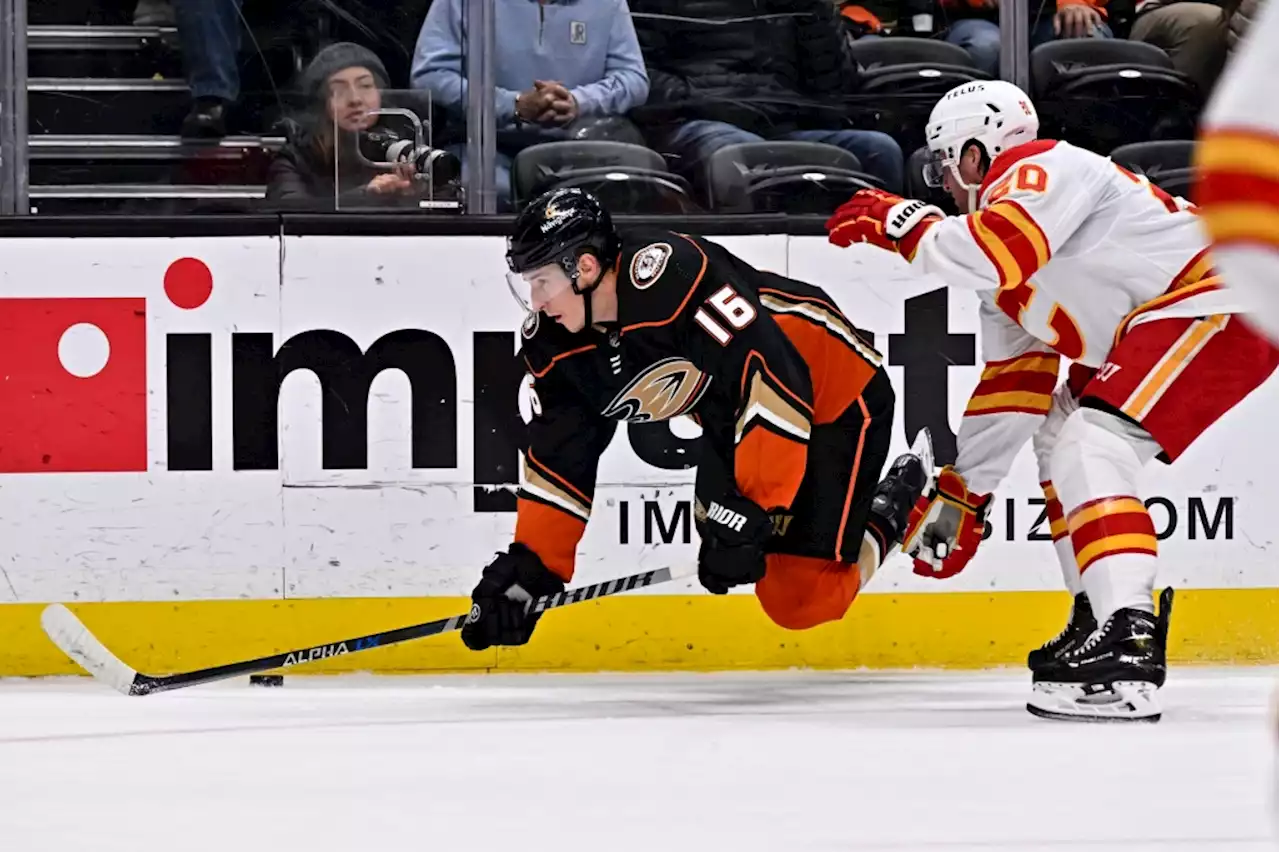 Ducks overcome abysmal 2nd period before losing to Flames in OT