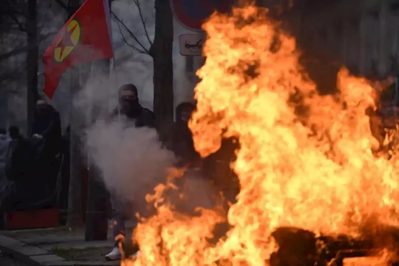 París: las impactantes imágenes del caos en una protesta por un ataque que dejó tres muertos