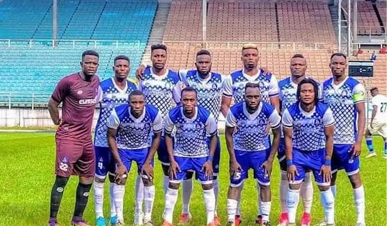Wike Redeems $20,000 Pledge To Rivers United Players, Officials
