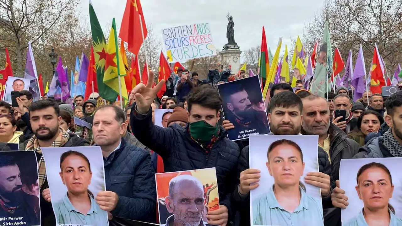 Attaque à Paris : des violences éclatent près de République en marge de l’hommage aux victimes kurdes