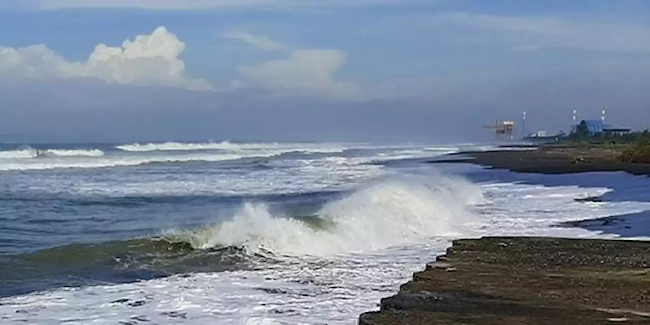 BMKG Warga NTT Waspada, Ada Potensi Gelombang Sangat Tinggi di 2 Wilayah Laut Ini | merdeka.com