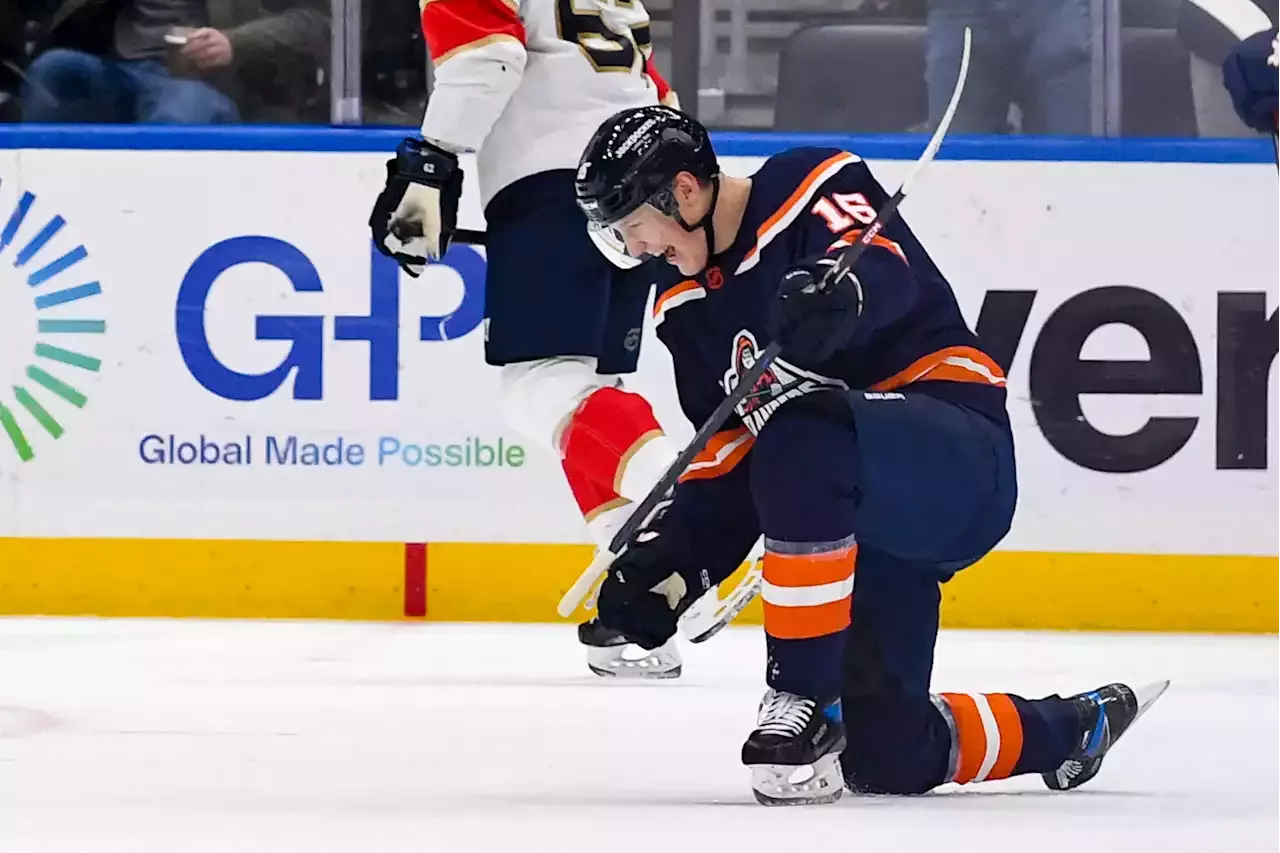 Islanders' Aatu Räty scores in 'surreal' NHL debut