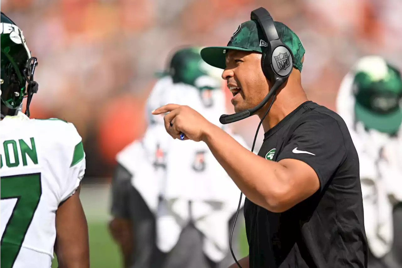 Jets receivers coach Miles Austin suspended for violating NFL gambling policy