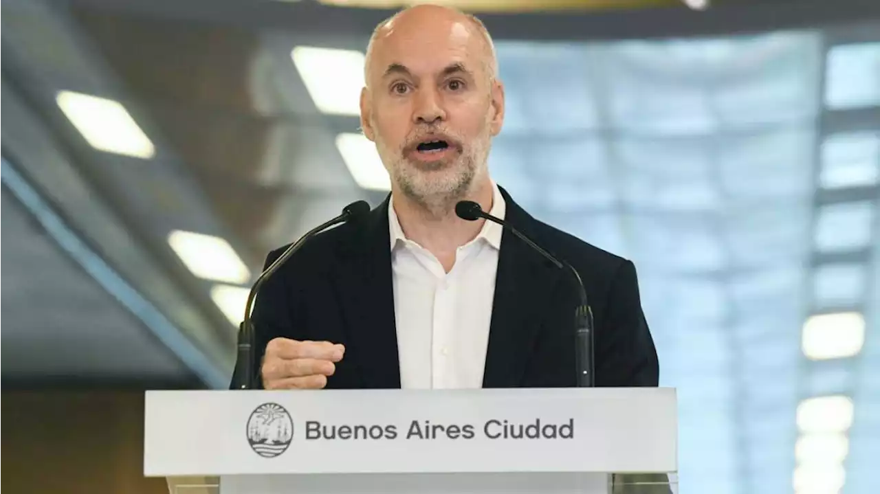 El jefe de Gobierno al Presidente: “atenta contra la democracia”