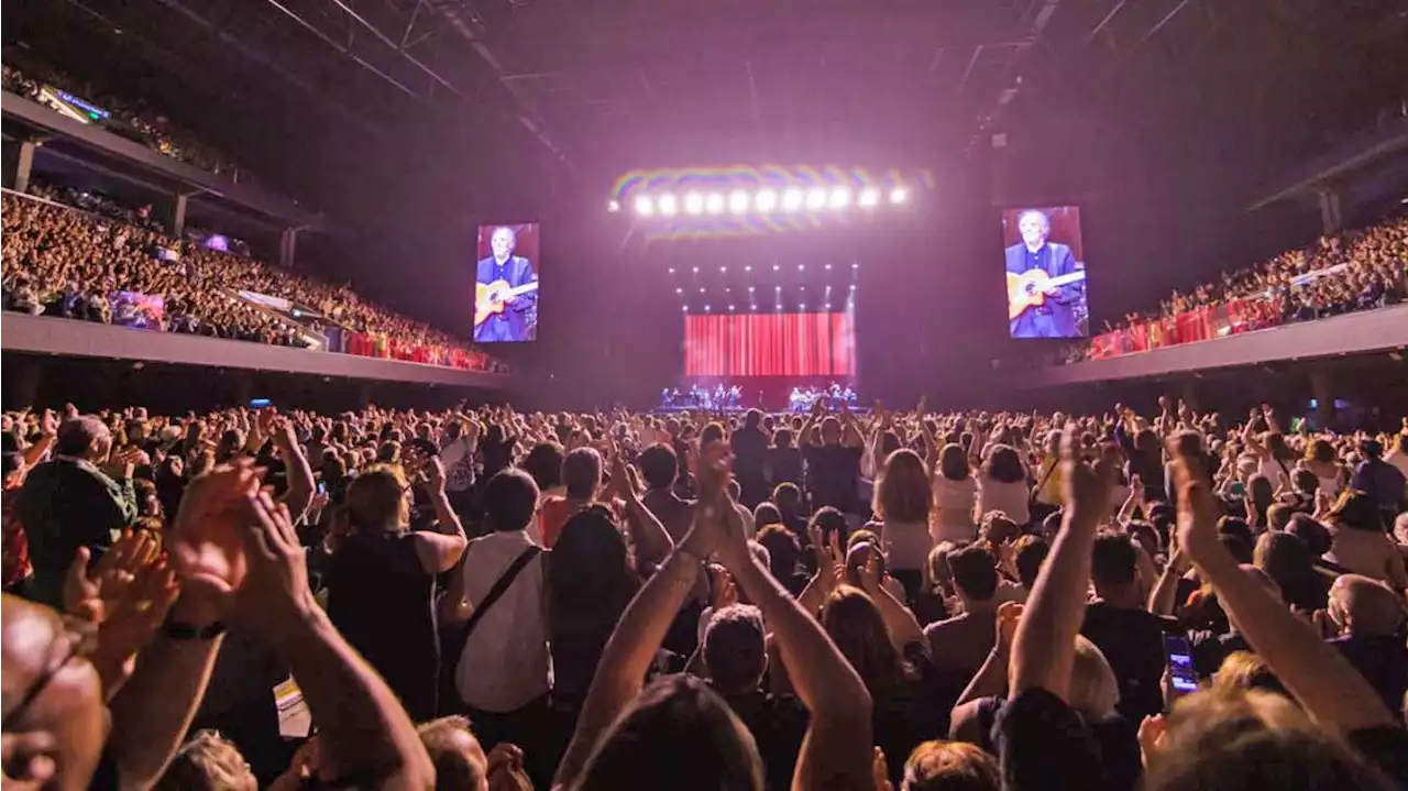 En Barcelona, Serrat se despidió de los escenarios con el último recital de su gira