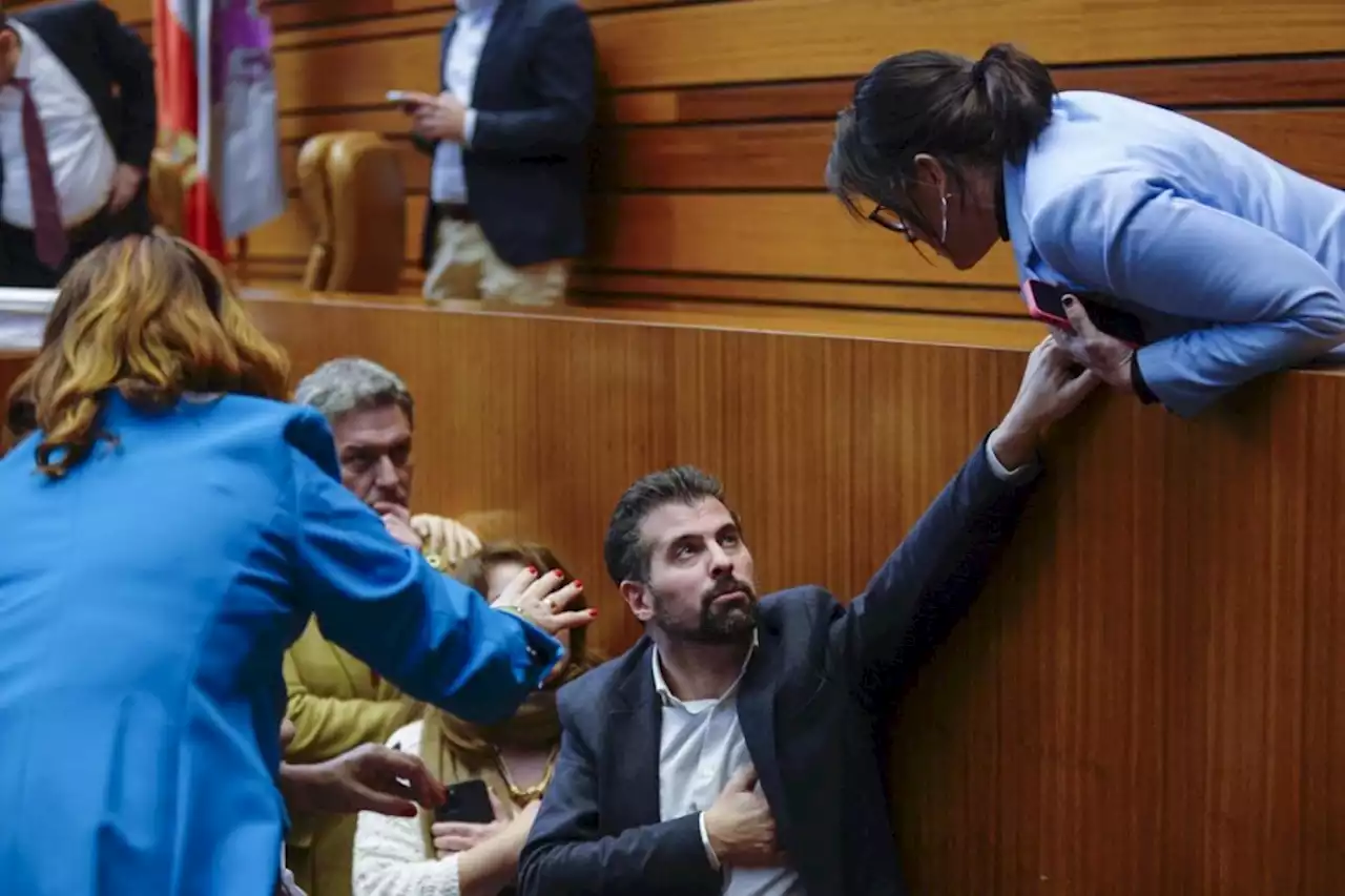 Luis Tudanca: 'PP y Vox son unos inútiles que no son capaces de gobernar'