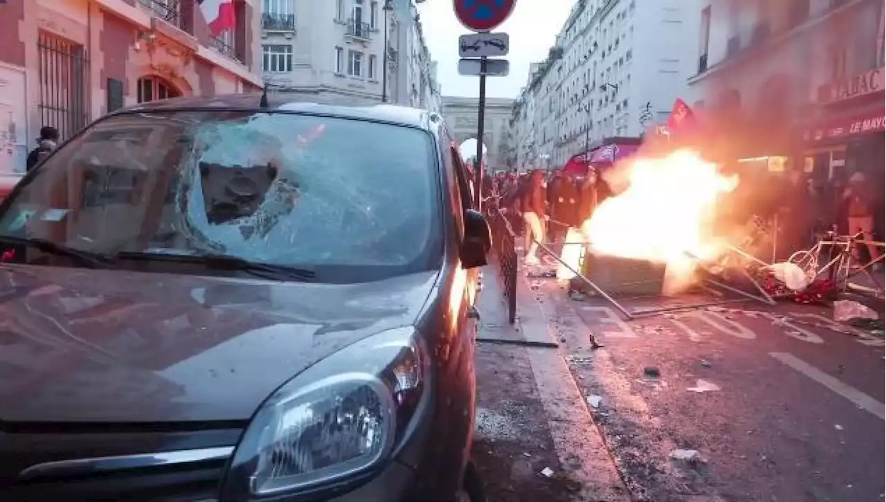 Dopo gli omicidi a Parigi i curdi tornano a protestare, scontri con la polizia