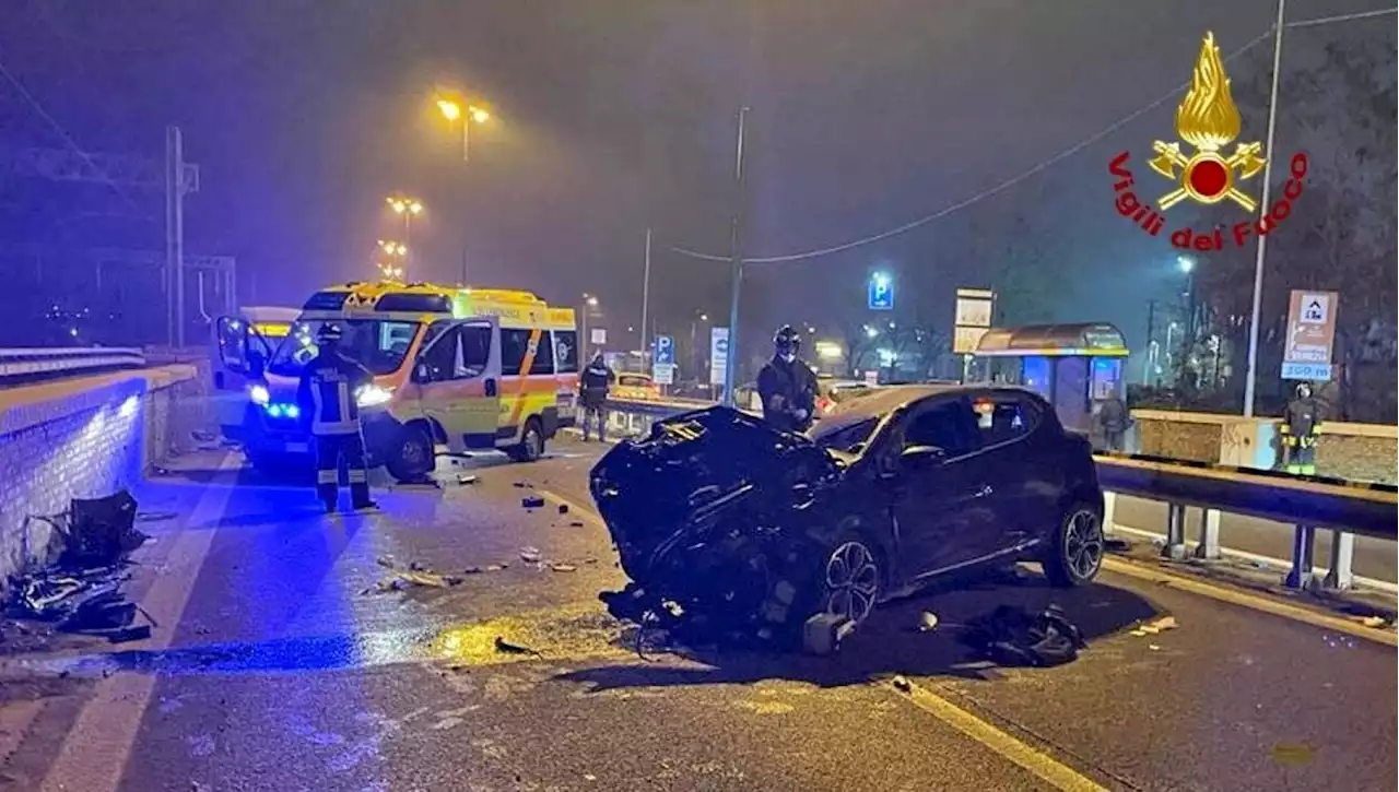 Tragedia a Mestre, auto contro un muro: muoiono due ragazzi di 25 anni