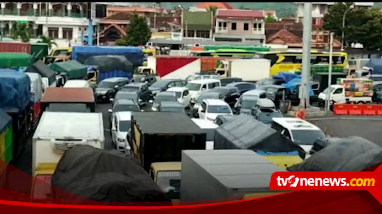 Puncak Libur Natal, Penyeberangan Ketapang Makin Padat, ASDP Tambah 32 Kapal