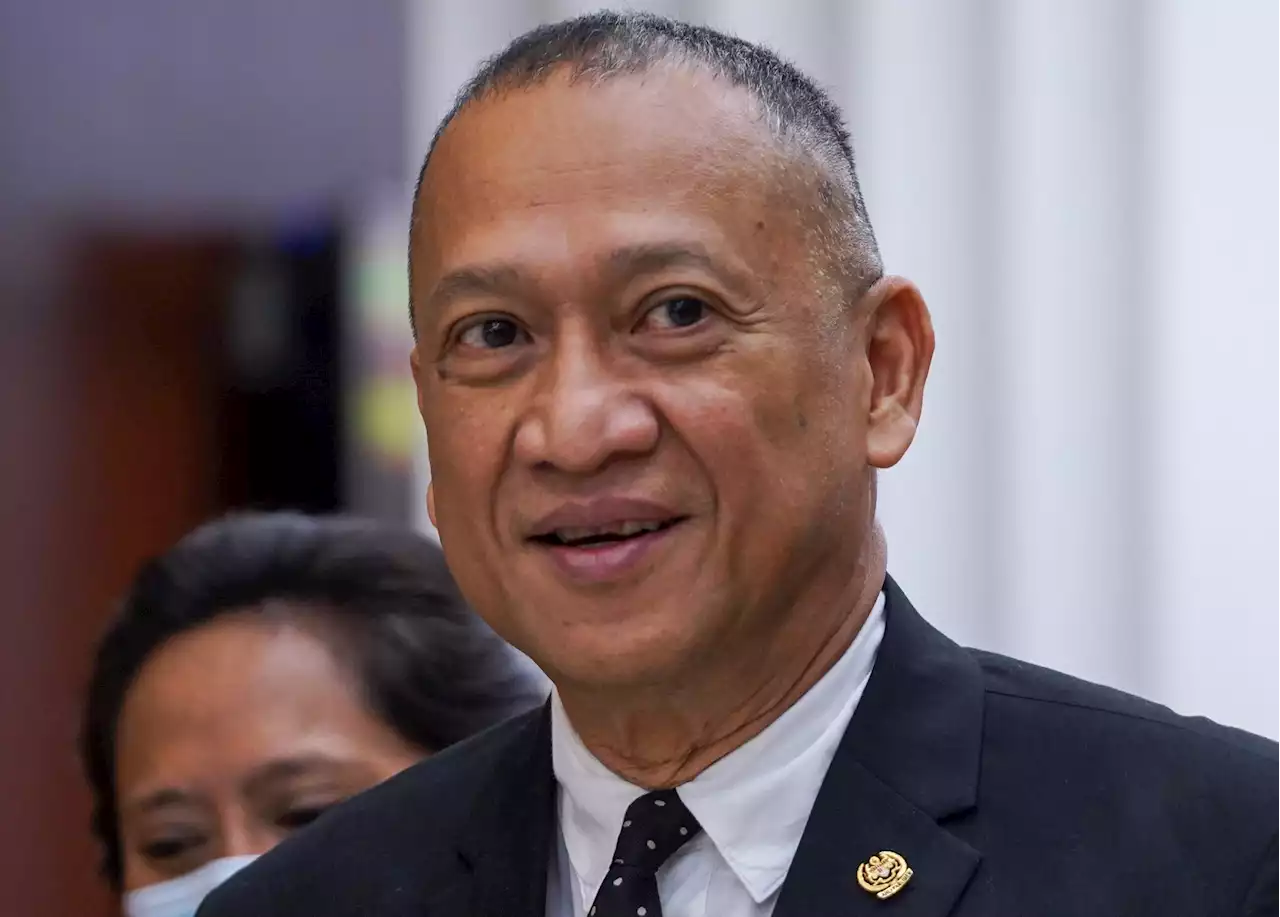 Jangan sekat demokrasi dalam UMNO - Nazri Aziz