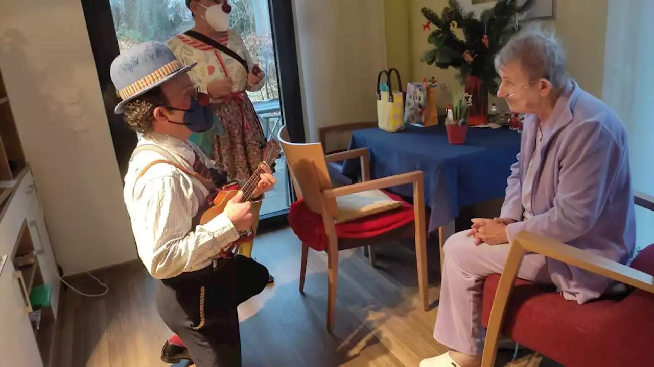 mit ukulele und knollnase ins hospiz