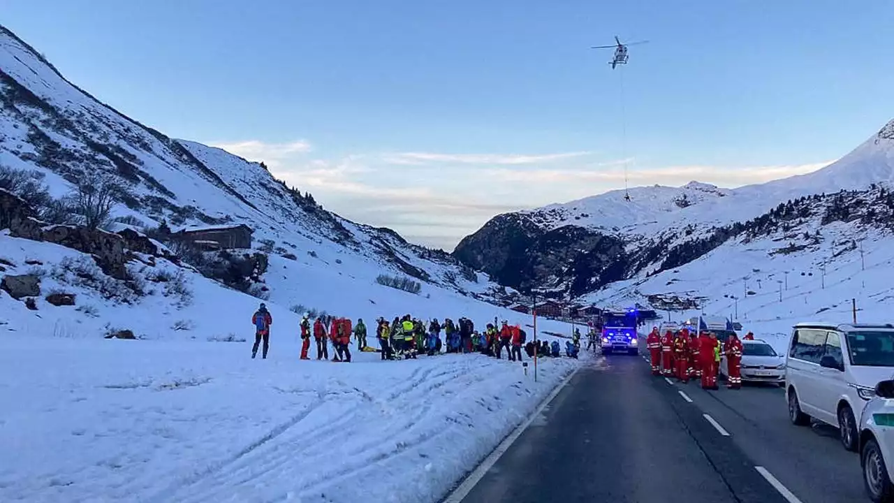 Al menos 10 personas quedan enterradas por una avalancha en Austria