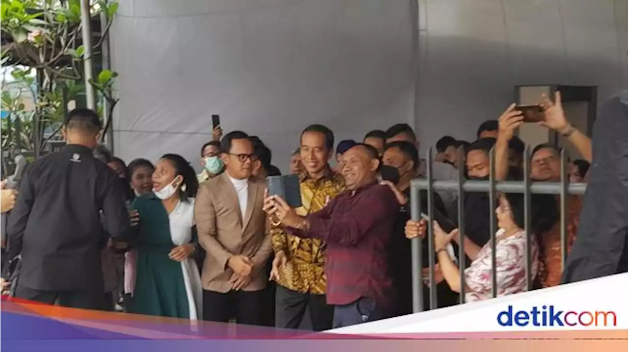 Gereja Katedral Bogor Anggap Kunjungan Jokowi Hadiah Natal yang Indah