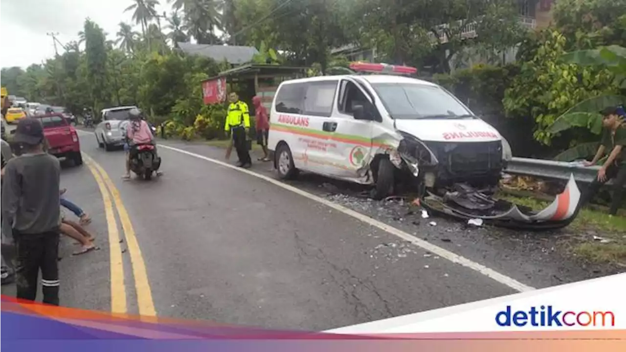 Kronologi Ambulans RSUD Siwa Tabrakan dengan Minibus Muat 9 Orang di Wajo